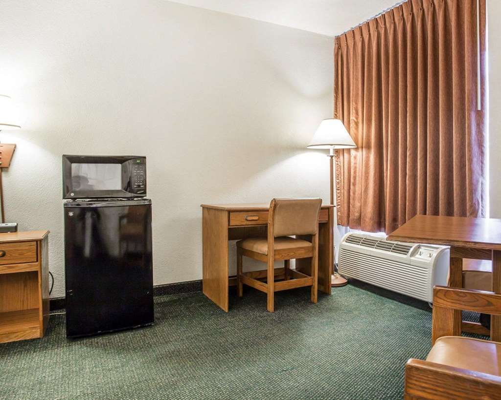 Econo-Lodge Of Conway Room photo
